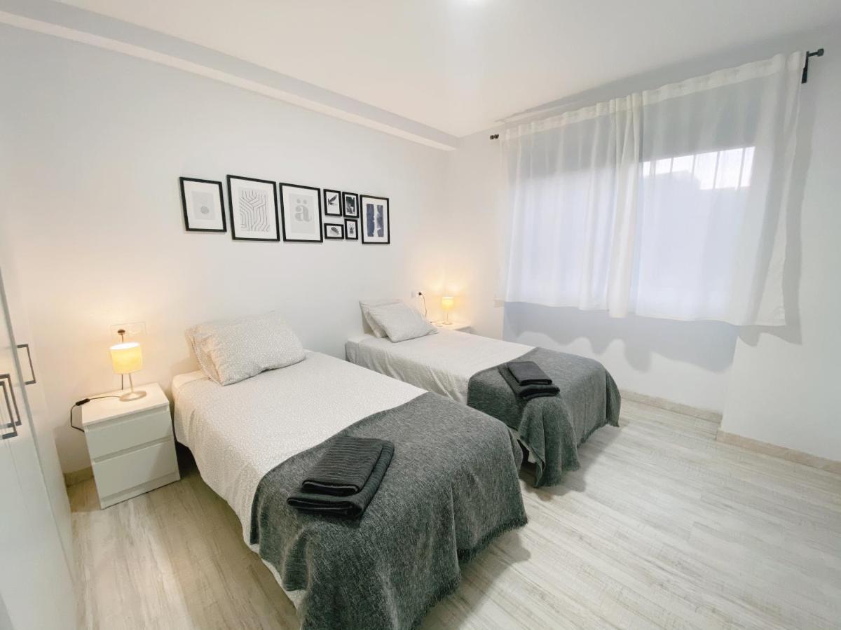 Gmc Turistics - Great Apartment For Groups & Families Малага Екстер'єр фото